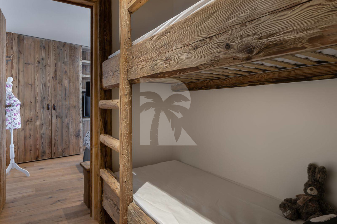 villa in Val d'Isere : Rent this 5 bedroom chalet located close to the slope in Le Fornet, Val d'Isère, with sauna and jacuzzi. - Photo 11