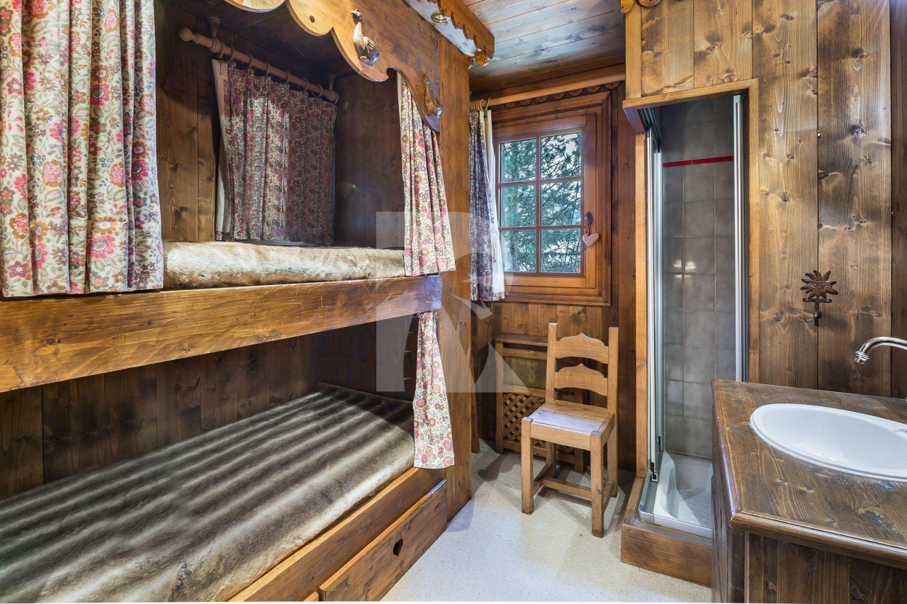 villa in Meribel : Rent this traditional and warm Savoyard chalet up to 14 guests in Musillon. - Photo 12