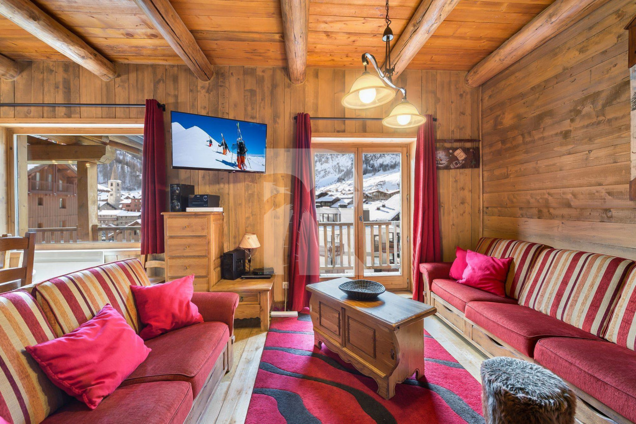 villa in Val d'Isere : Rent this chalet located right in the center of Val d'Isère and at only 150m from the slopes. - Photo 1