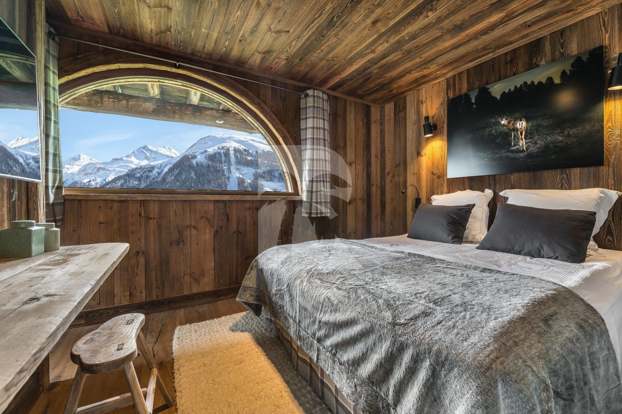 villa in Val d'Isere : Rent this chalet located in the hamlet of Le petit Alaska for 10 guests. - Photo 8