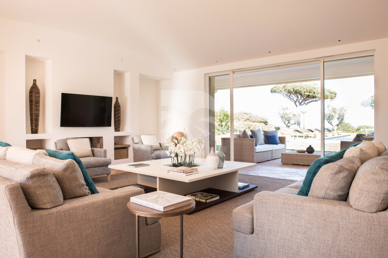 villa in St Tropez : Rent this gorgeous villa in a private and secured domain close to the Pampelonne Beaches and St Tropez lifestyle. - Photo 4