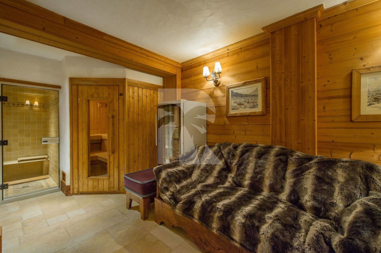villa in Courchevel : Rent this family chalet with 4 bedrooms in Les Chenus - Photo 12