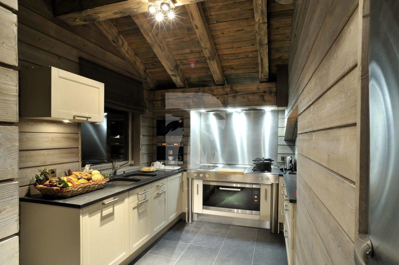 villa in Courchevel : Rent one of the most luxury chalet in Courchevel fully catered. - Photo 10