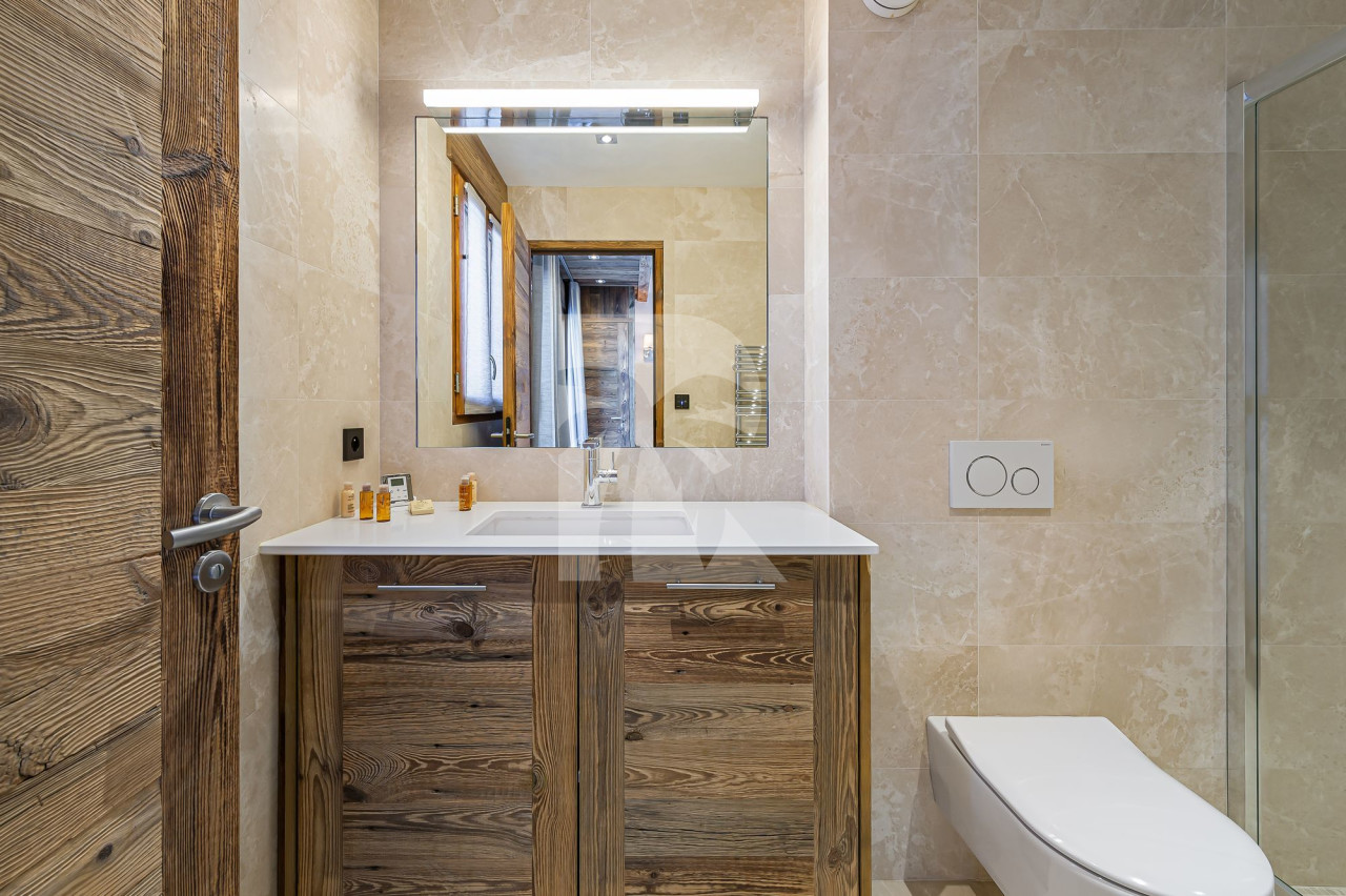 villa in Megeve : Rent this lovely family chalet for 10 guests with a large wellness area in Megeve, le Jaillet. - Photo 11