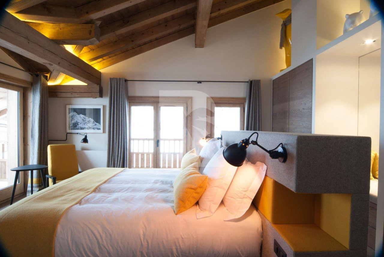 villa in Courchevel : Rent this contemporary and traditional chalet in Courchevel Village for 14 guests. - Photo 7