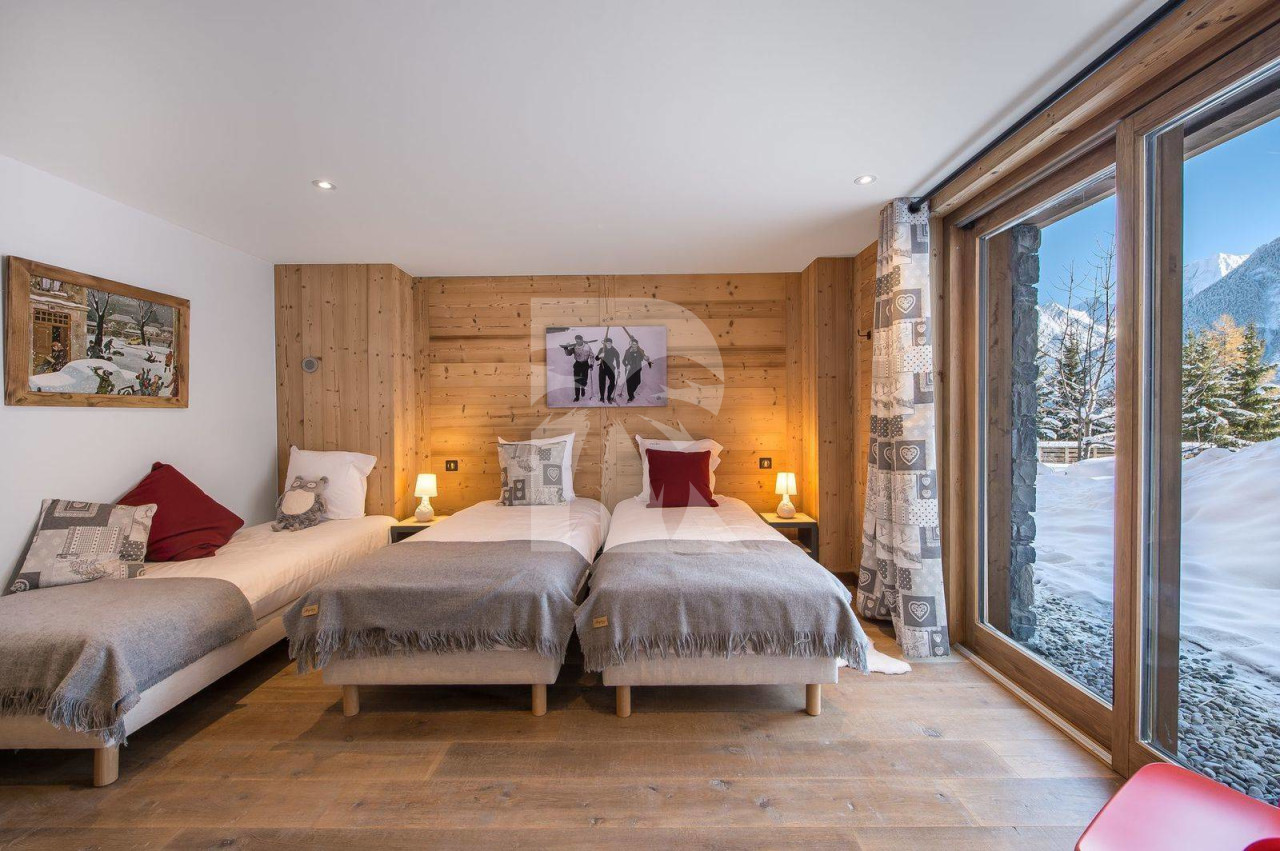 villa in Courchevel : Rent this beautiful new chalet decorated in traditional style in Courchevel Village. - Photo 11