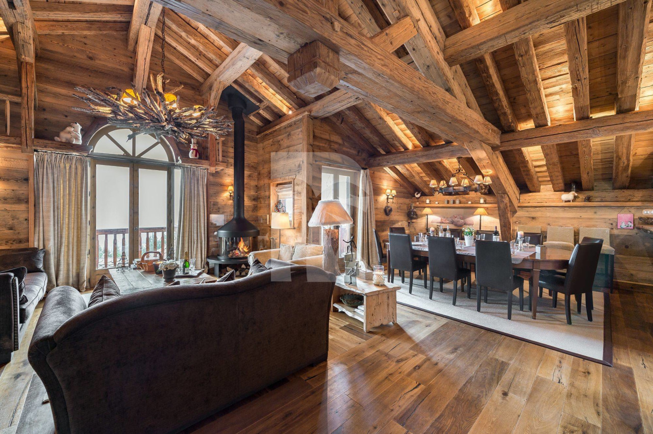 villa in Courchevel : Rent this 6 bedrooms chalet located in the Domain de Bllecôte  in Courchevel 1850. - Photo 2