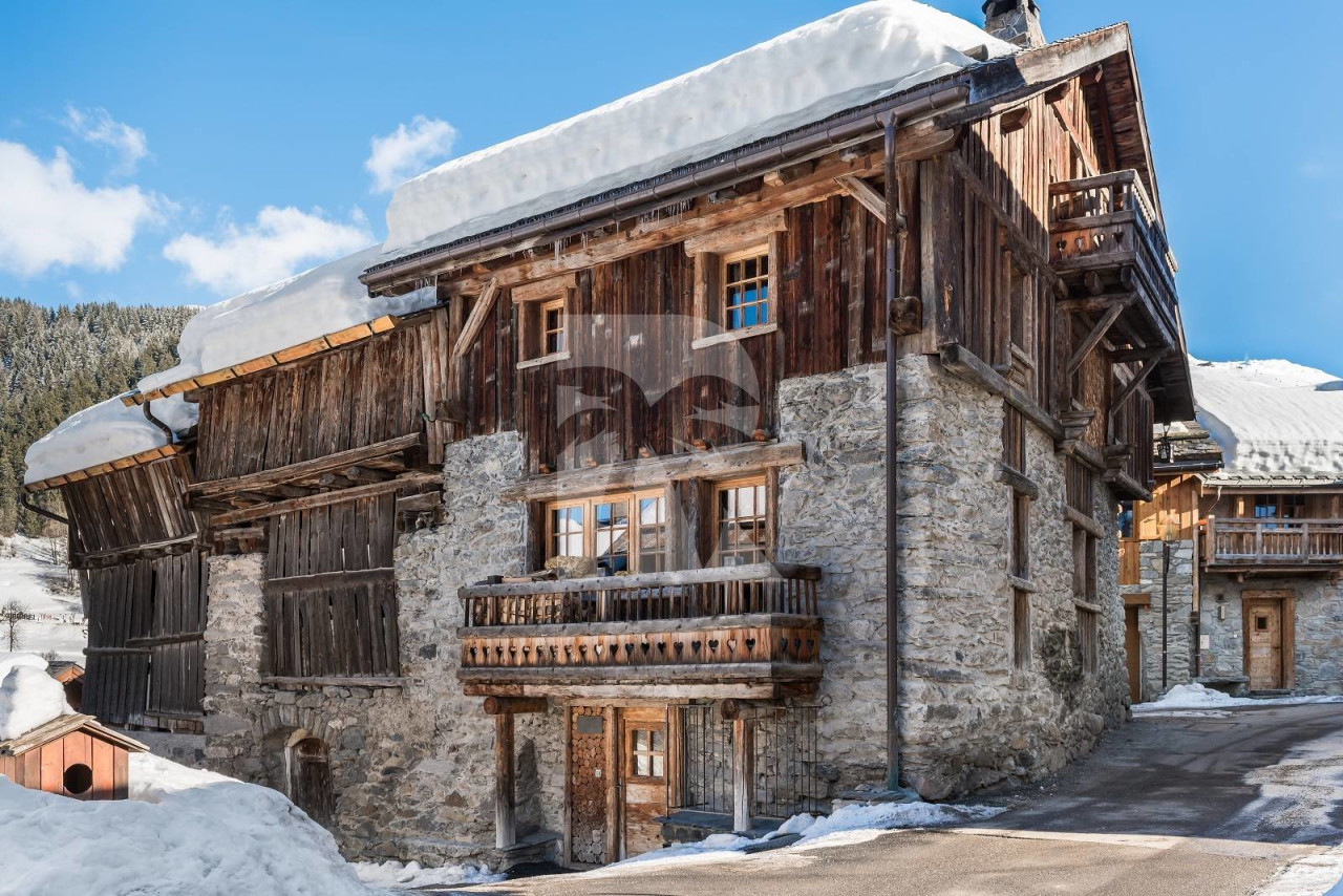 villa in Meribel : Rent this cozy chalet for 12 guests with Sauna and Jacuzzi in Méribel Le Raffort - Photo 0