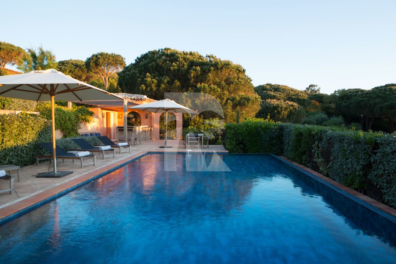 villa in St Tropez : Rent this luxurious provencal property of 460 sqm which can accommodate up to 10 guests. - Photo 5