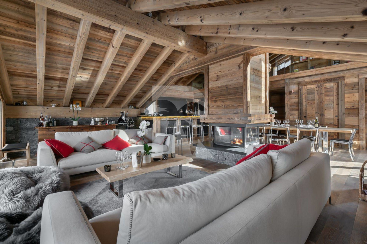 villa in St Martin de Belleville : Rent this modern and luxurious catered chalet with a lovely spa area in St Martin de Belleville. - Photo 3