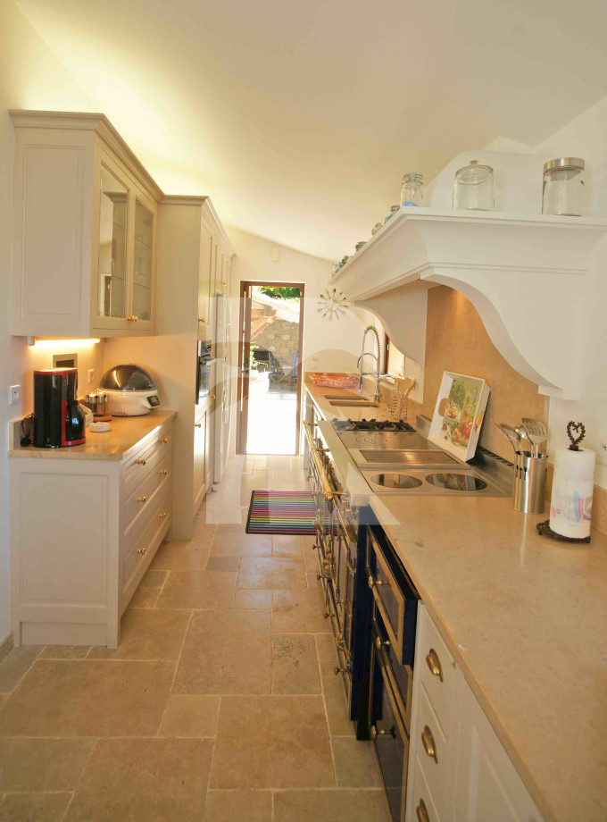villa in Saint-Tropez : Rent provencal open-plan villa carefully decorated 3m walk from Pampellone’s best beaches - Photo 9