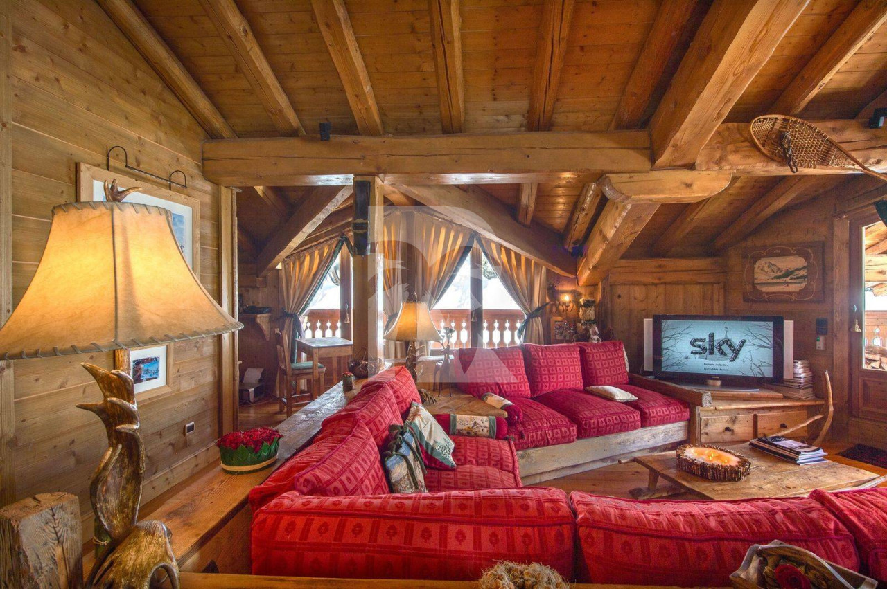 villa in Courchevel : This beautiful chalet full of character located in the Jardin Alpin in Courchevel - Photo 2