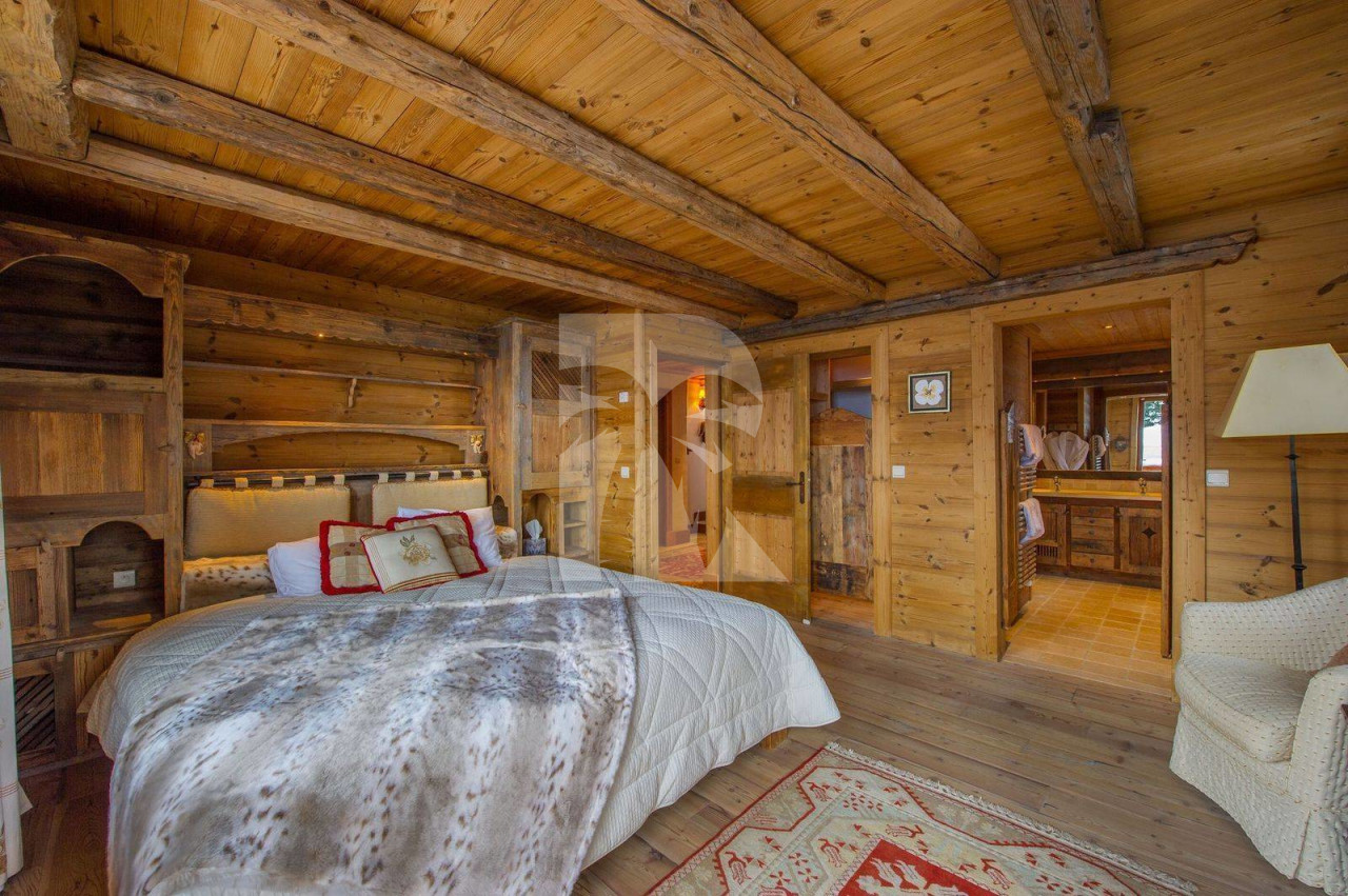 villa in Courchevel : Rent this family chalet with 4 bedrooms in Les Chenus - Photo 10