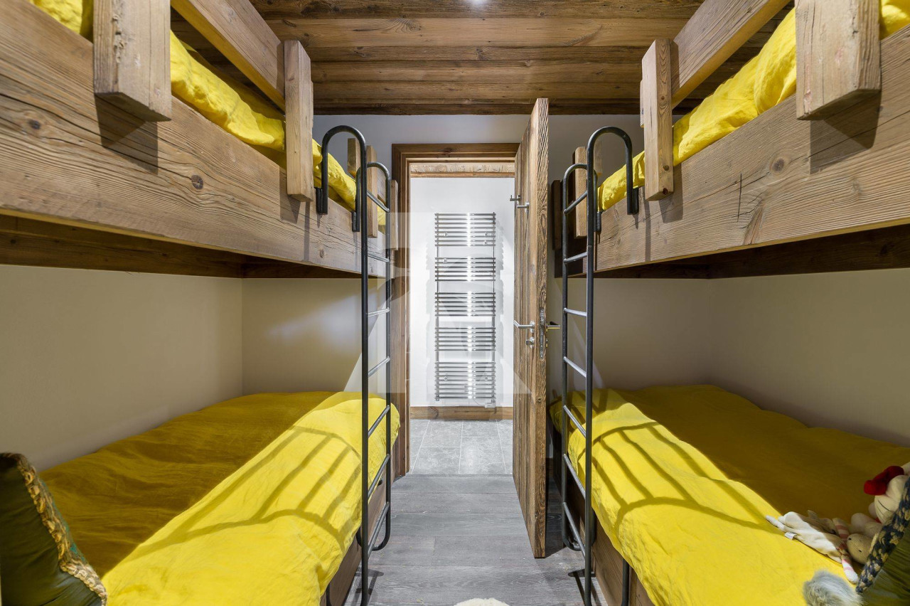 villa in Meribel : Rent this Warm and Cozy chalet in the Hamlet of Le Raffort for 12 guests. - Photo 11