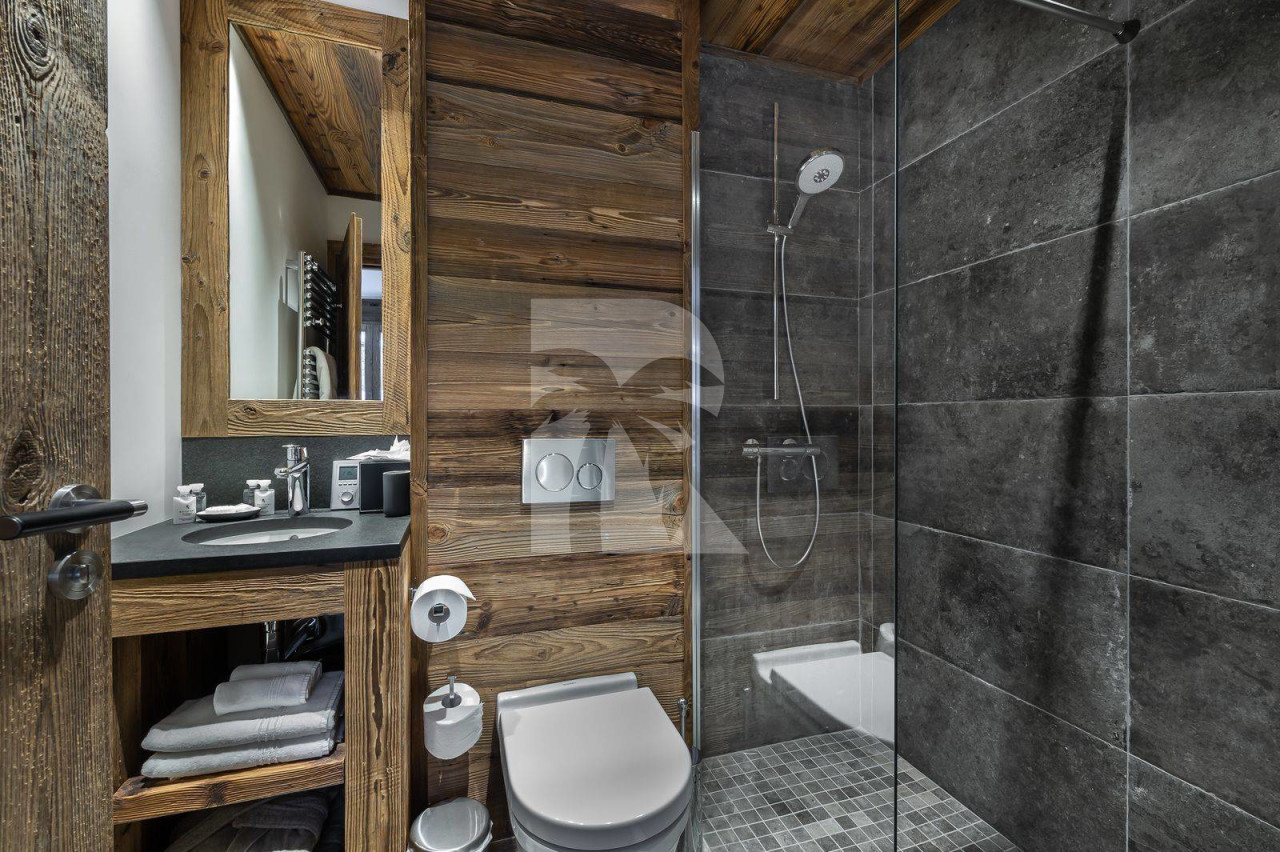 villa in St Martin de Belleville : Rent this modern chalet located in St Martin de Belleville with an indoor swimming pool - Photo 9