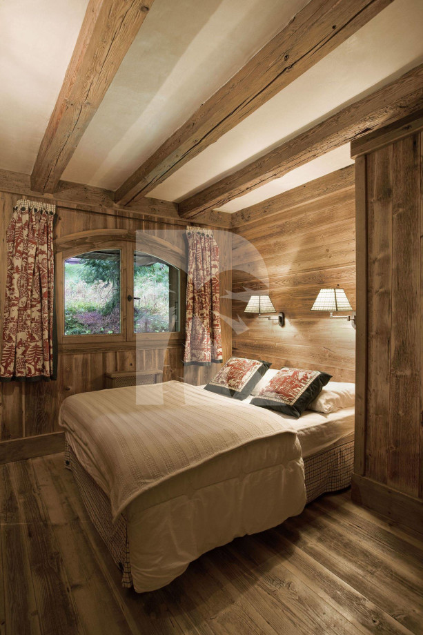 villa in Courchevel : Rent this authentic mountain chalet in the District of Plantret. - Photo 12