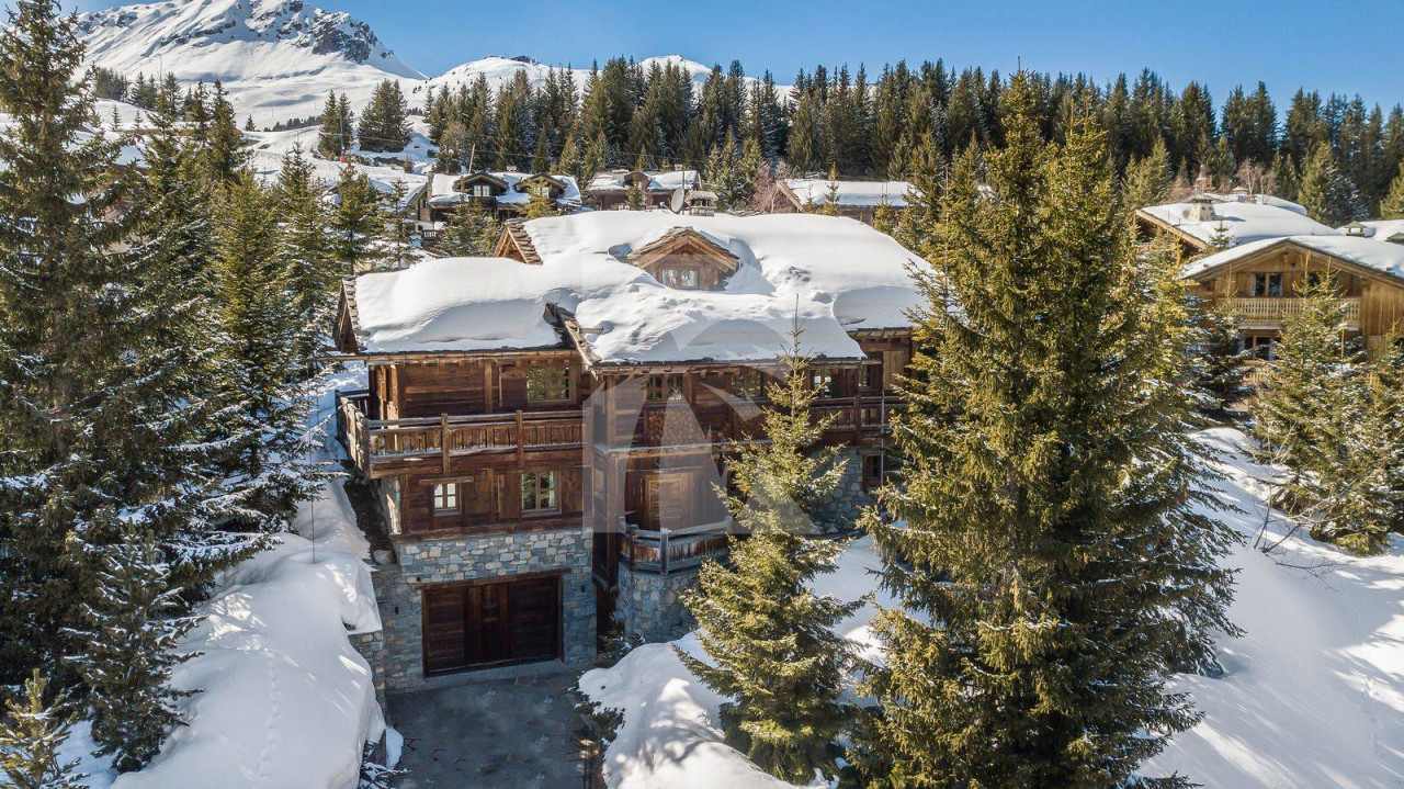 villa in Courchevel : Rent this traditional chalet located in the area of Nogentil in Courchevel 1850 - Photo 0