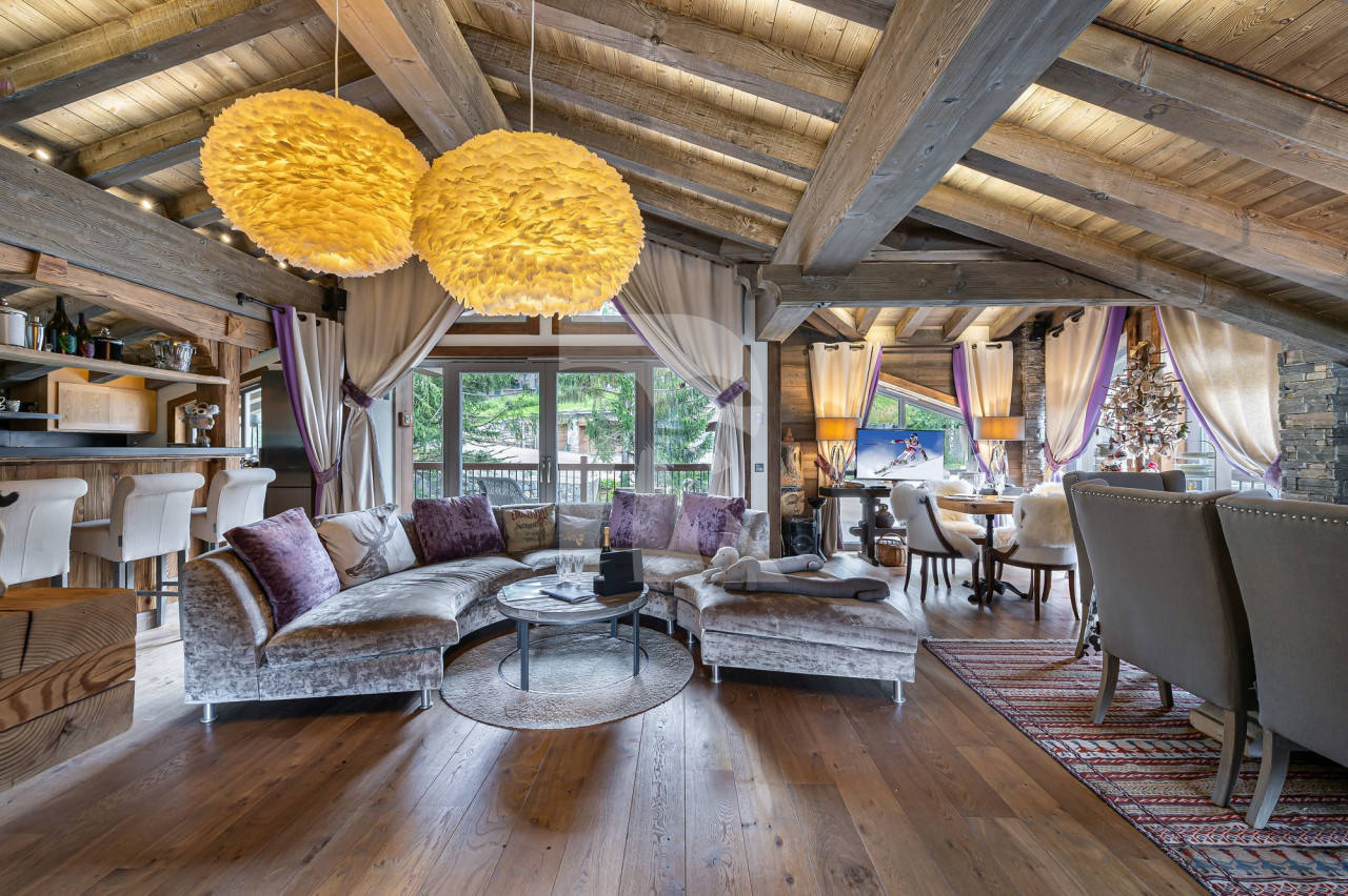 villa in Courchevel : Rent this 6 bedrooms chalet in Belvedere with a large well ness area. - Photo 1
