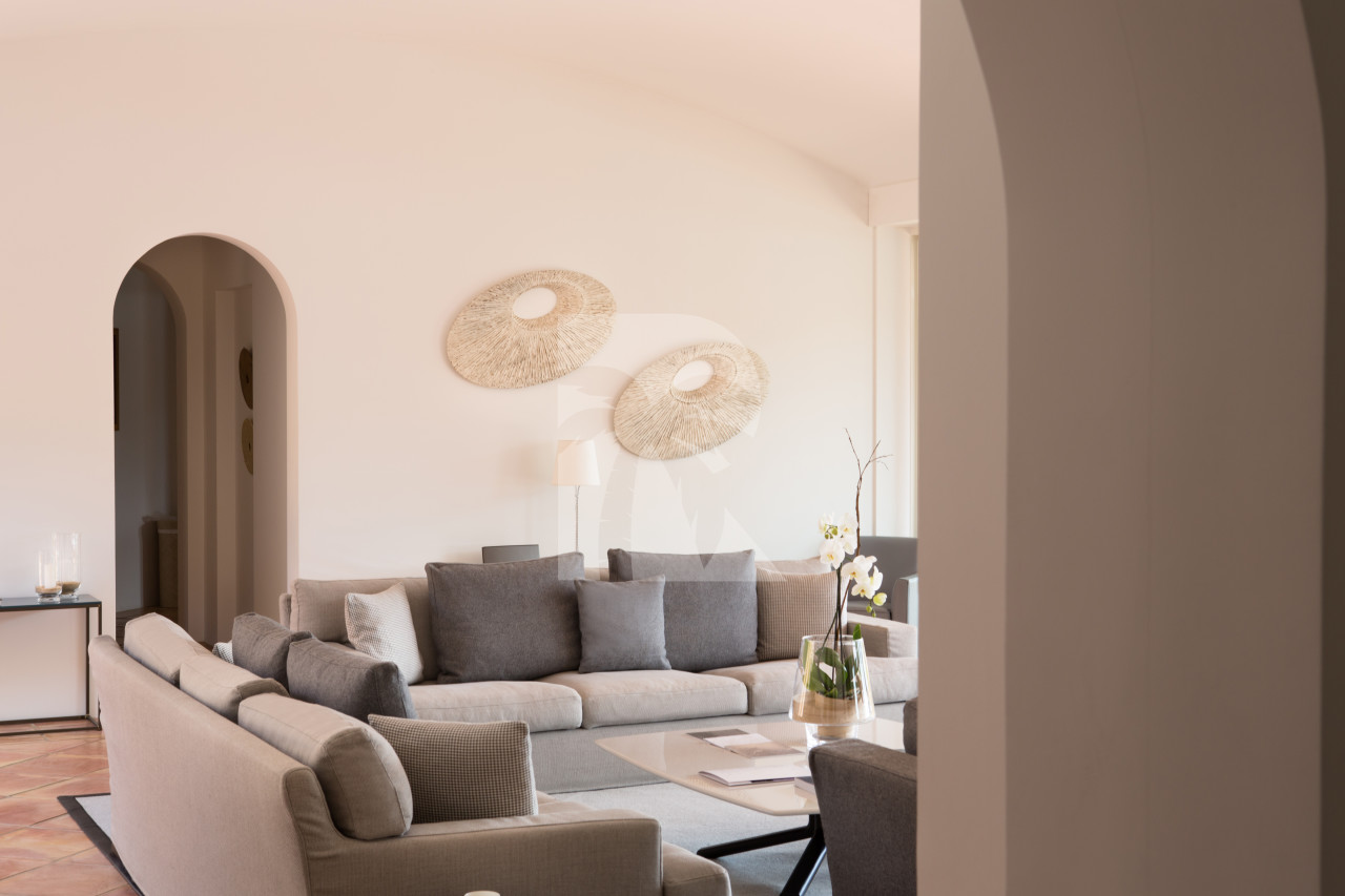 villa in St Tropez : Rent this wonderful renovated provencal villa in a private domain close to St Tropez for 8 guests. - Photo 3