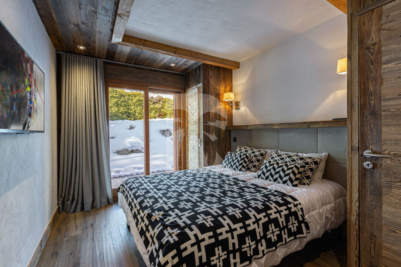villa in Megeve : Rent this lovely family chalet for 10 guests with a large wellness area in Megeve, le Jaillet. - Photo 10