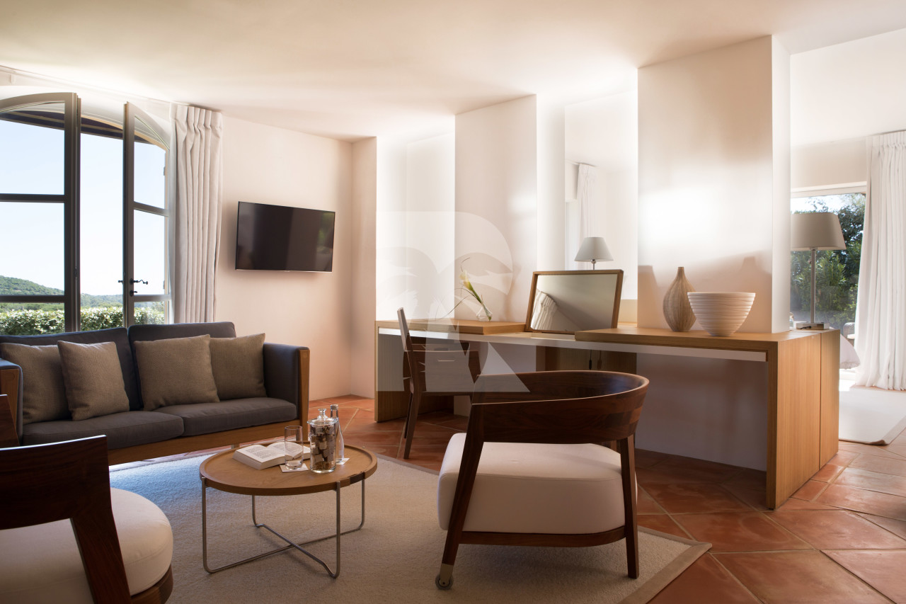 villa in St Tropez : Rent this luxurious provencal property of 460 sqm which can accommodate up to 10 guests. - Photo 9