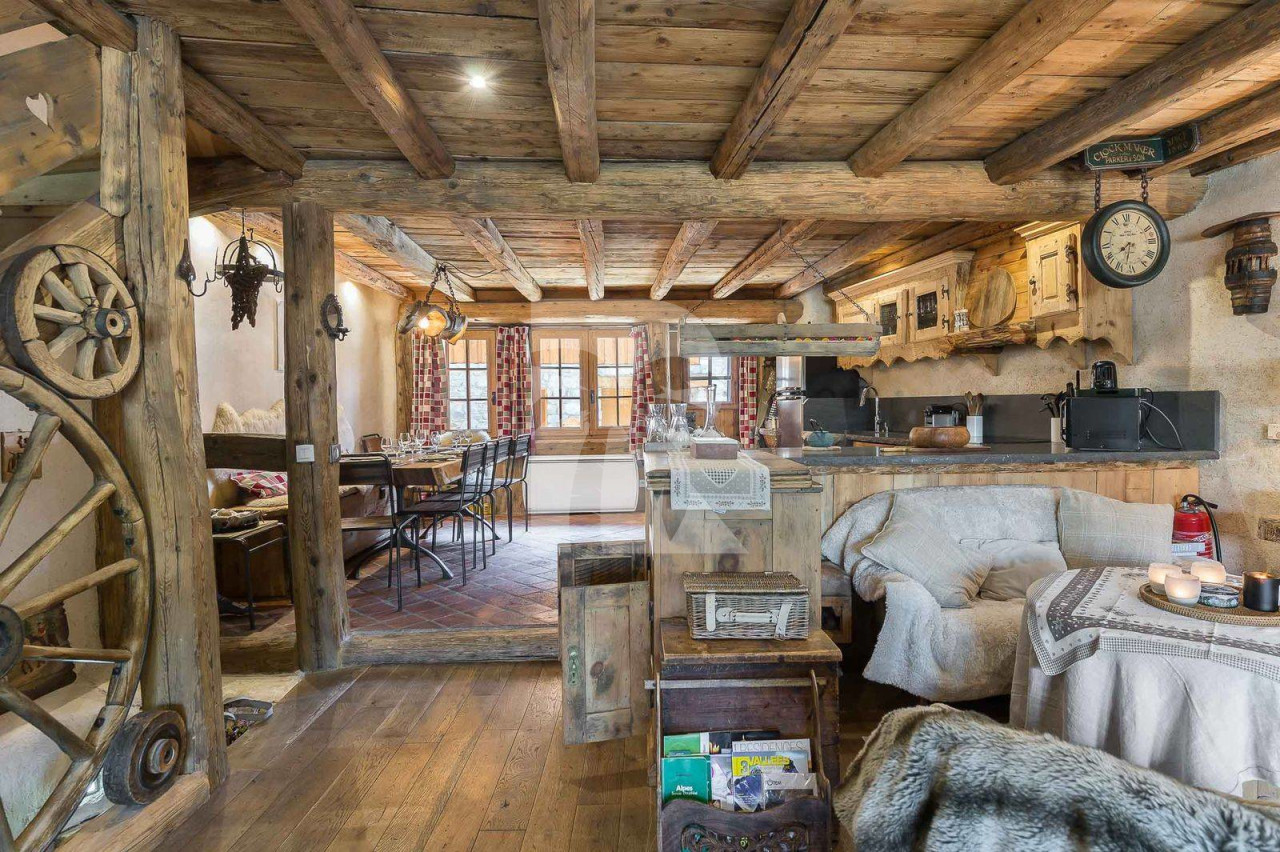 villa in Meribel : Rent this cozy chalet for 12 guests with Sauna and Jacuzzi in Méribel Le Raffort - Photo 1