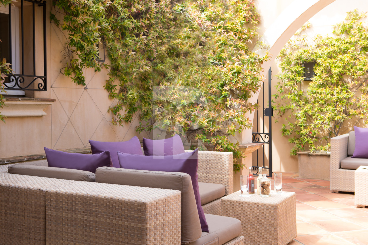 villa in St Tropez : Rent this wonderful renovated provencal villa in a private domain close to St Tropez for 8 guests. - Photo 6