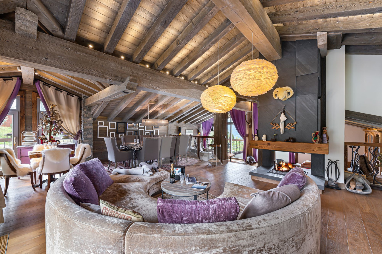 villa in Courchevel : Rent this 6 bedrooms chalet in Belvedere with a large well ness area. - Photo 0