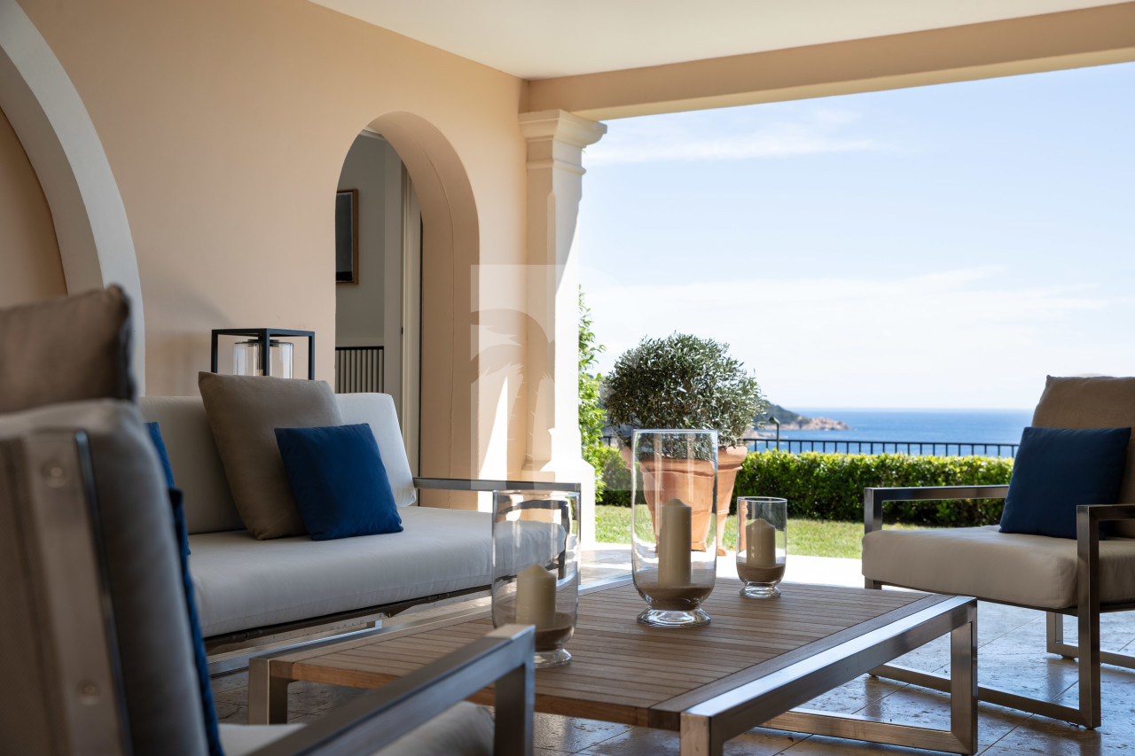 villa in St Tropez : Rent this sea view property in a private gated and secured domain in St Tropez. - Photo 8