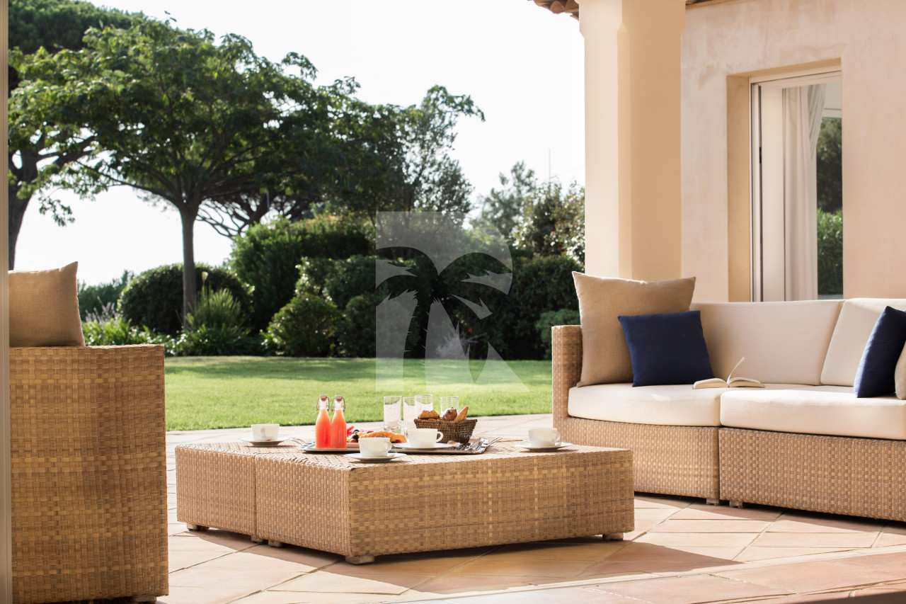 villa in St Tropez : Rent this extraordinary property  nestled in a private and secured domain close to St Tropez. - Photo 3