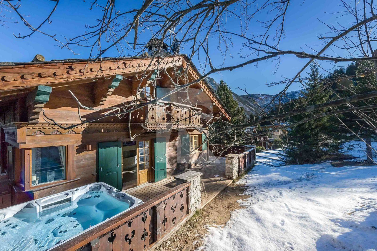 villa in Courchevel : Rent this beautiful ski in / Ski out chalet in the area of Belvedere in Courchevel Moriond. - Photo 0