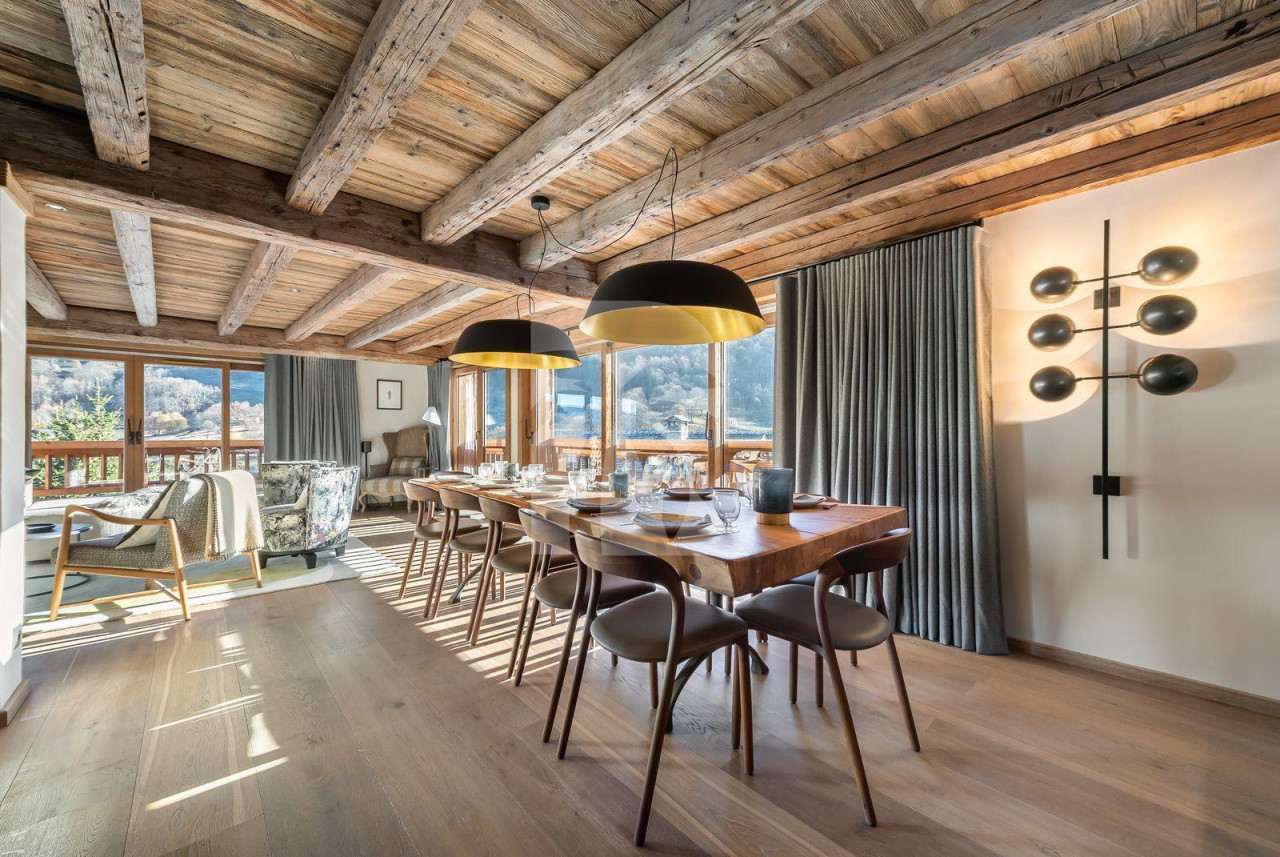 villa in Meribel : Rent this prestigious and comfortable chalet for 10 guests in Méribel Le Raffort. - Photo 2