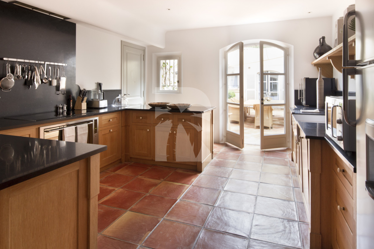 villa in St Tropez : Rent a luxurious Provencal property few step away from St Tropez and Pampelonne beaches. - Photo 9