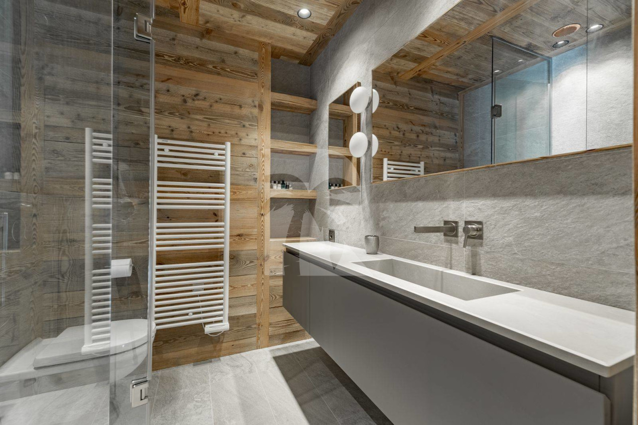 villa in Meribel : Rent  this renovated chalet at 5 mins walk from there center for 8 guests. - Photo 12