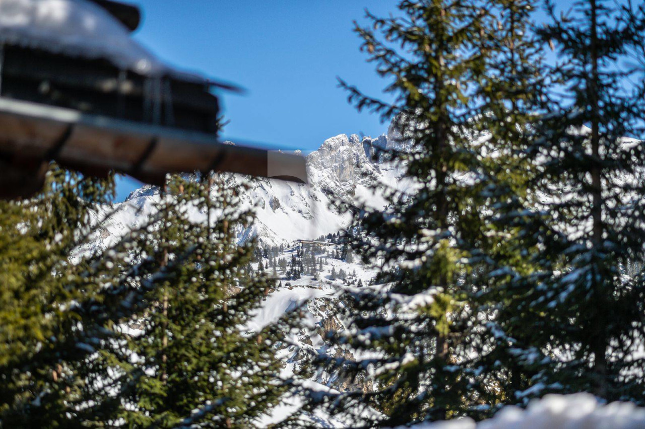 villa in Courchevel : Rent this traditional chalet located in the area of Nogentil in Courchevel 1850 - Photo 3