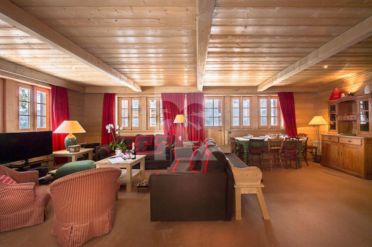 villa in Courchevel : Rent this  typically ski in ski out Savoyard mountain chalet - Photo 4