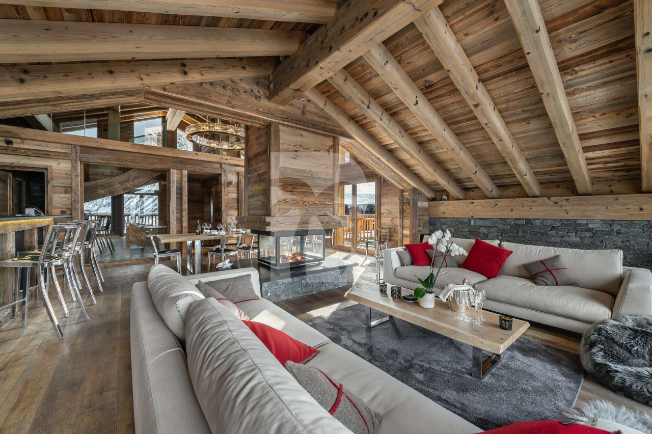 villa in St Martin de Belleville : Rent this modern and luxurious catered chalet with a lovely spa area in St Martin de Belleville. - Photo 4