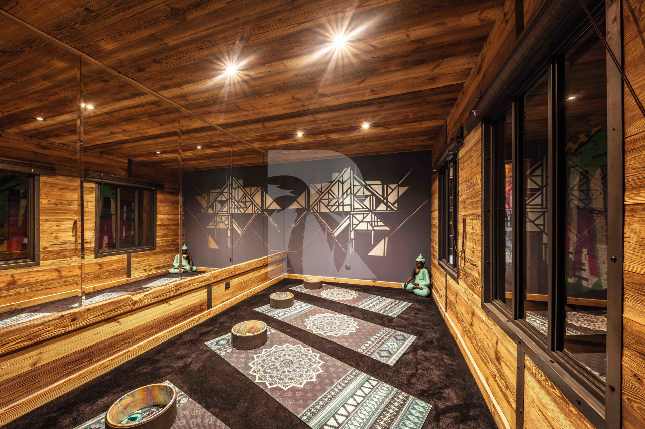 villa in Tignes : Rent this luxurious chalet designed with graffiti street art - Photo 3