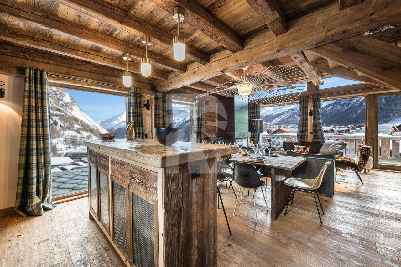 villa in Val d'Isere : Rent this chalet located in the hamlet of Le petit Alaska for 10 guests. - Photo 1
