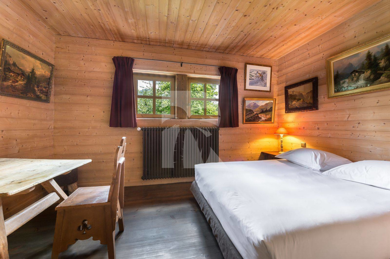 villa in Courchevel : Rent this chalet located in the private hamlet of Les Brigues, only 20 meters from the slopes. - Photo 10