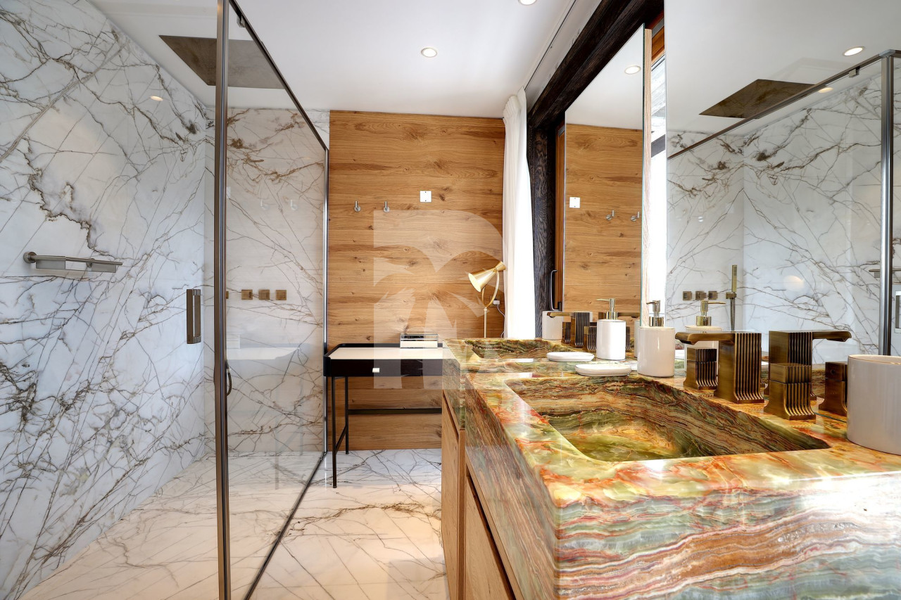 villa in Courchevel : Rent this prestigious chalet nestled in the Cospillot area in Courchevel 1850 which can accommodate 14 guests - Photo 12