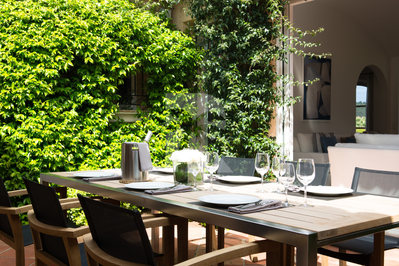 villa in St Tropez : Rent this amazing property with a perfect location near Pampelonne beaches for 8 guests. - Photo 1