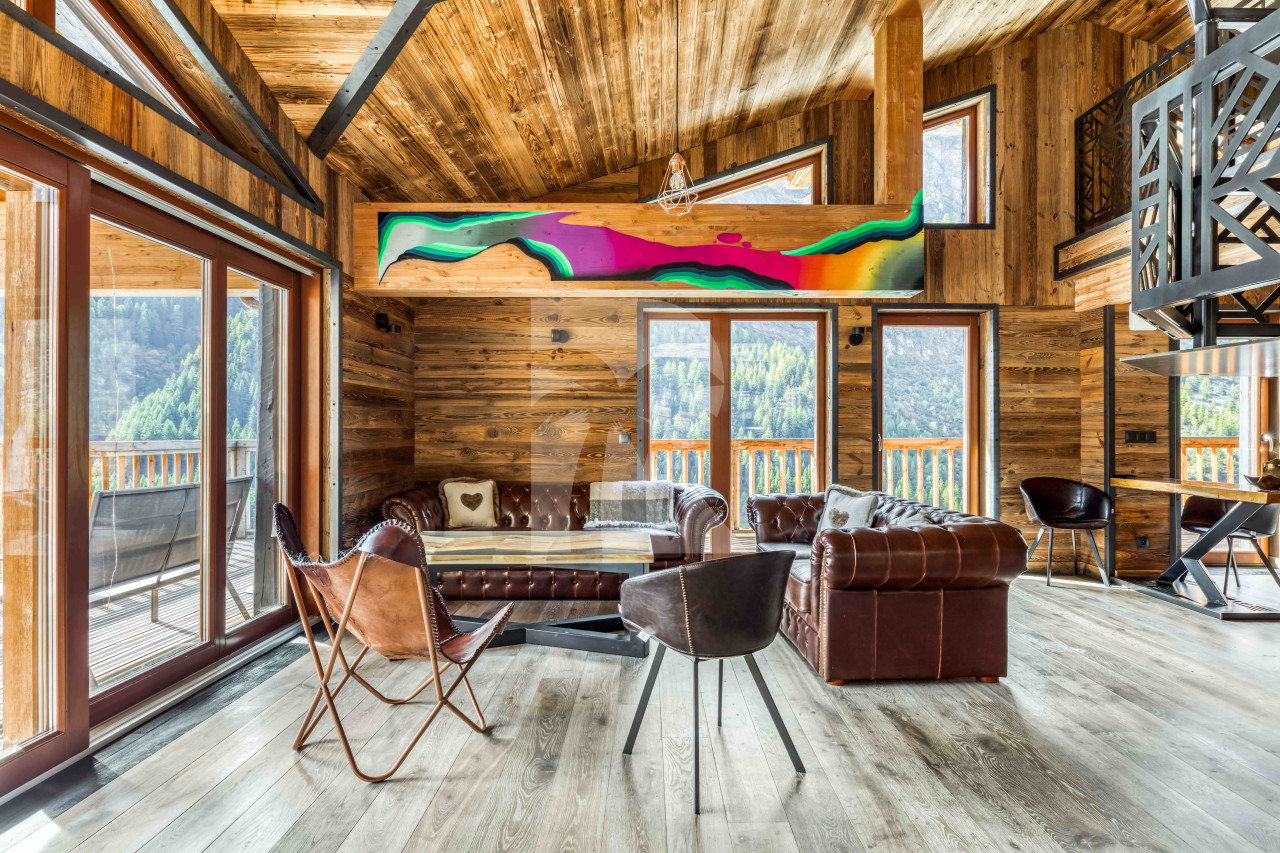 villa in Tignes : Rent this luxurious chalet designed with graffiti street art - Photo 2