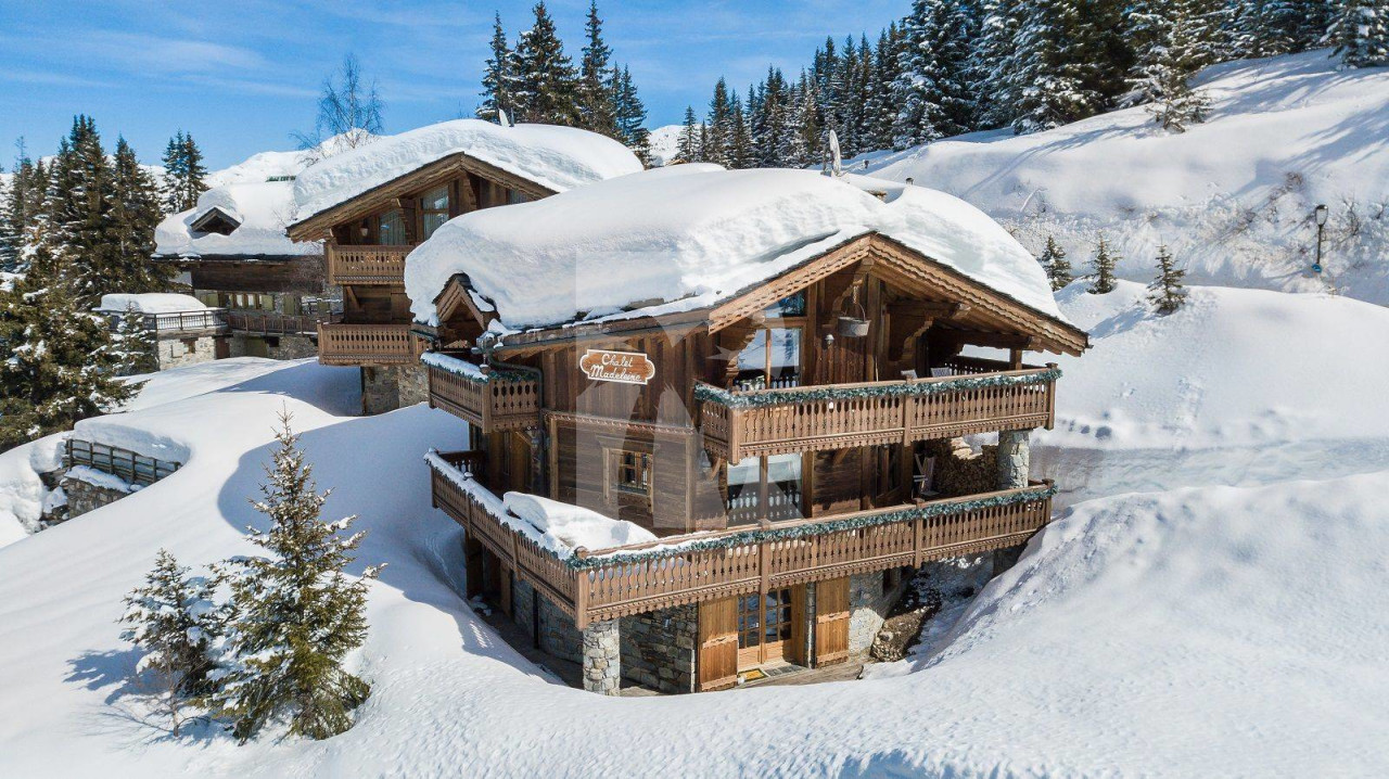 villa in Courchevel : This beautiful chalet full of character located in the Jardin Alpin in Courchevel - Photo 0