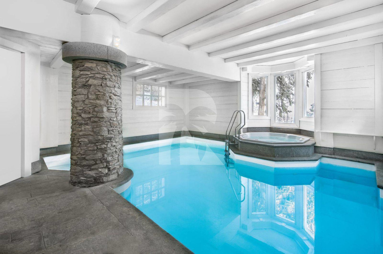 villa in Courchevel : Rent this 6 bedrooms chalet located in Cospillot - Photo 11