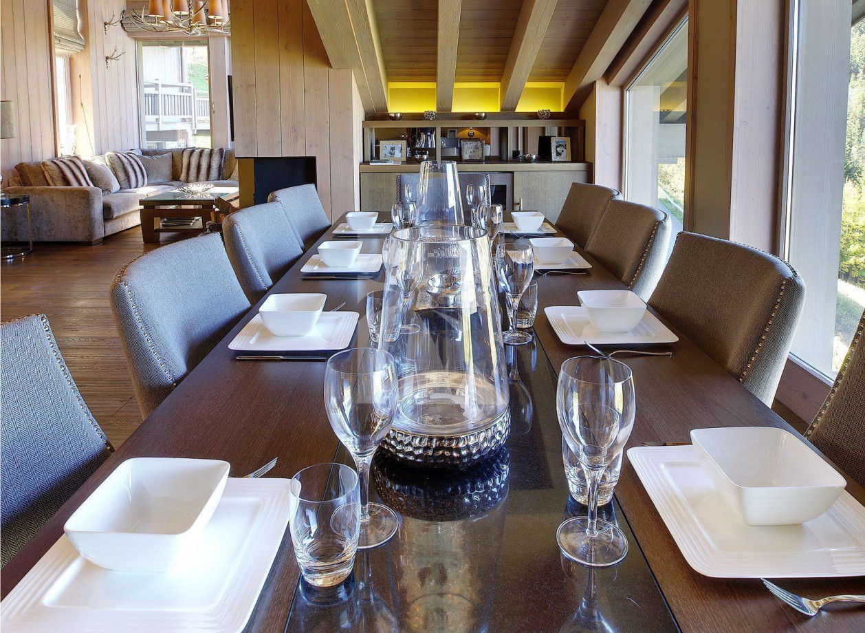 villa in Courchevel : Rent this 4 bedroom chalet in a well-known quiet place in Courchevel Moriond. - Photo 4