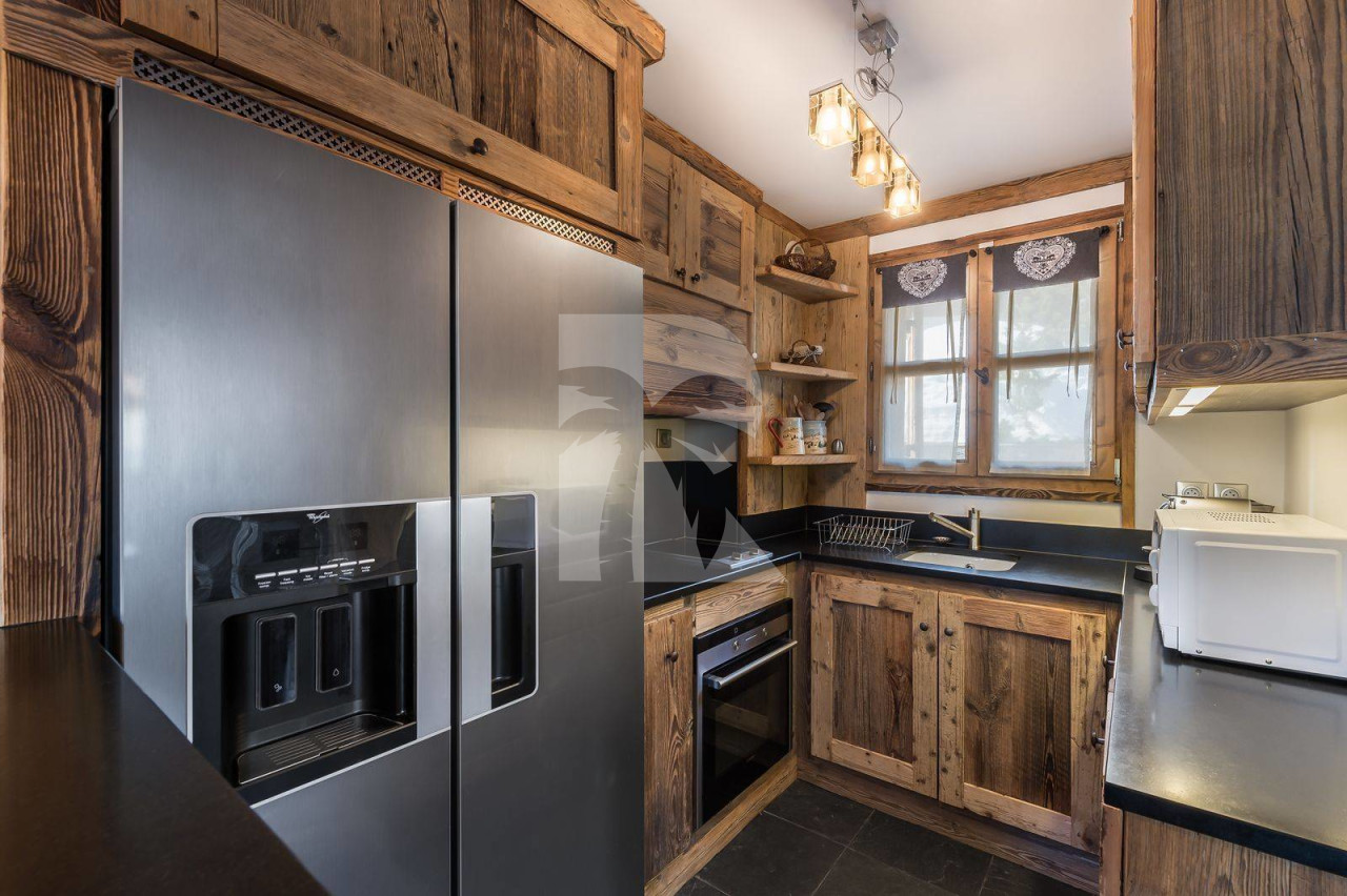 villa in Courchevel : Rent this authentic family Savoyard chalet in Les Chenus. - Photo 7