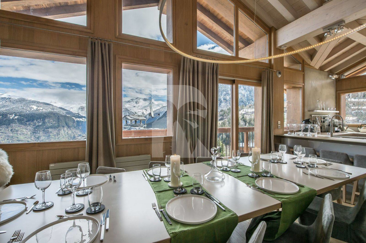 villa in Courchevel : Rent this beautiful new modern chalet in Courchevel Village for 11 guests. - Photo 7