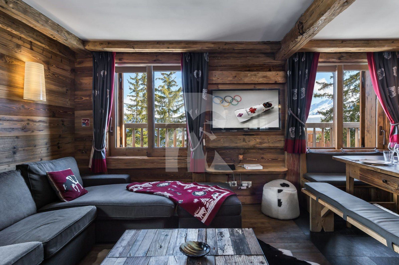 villa in Courchevel : Rent this authentic family Savoyard chalet in Les Chenus. - Photo 5