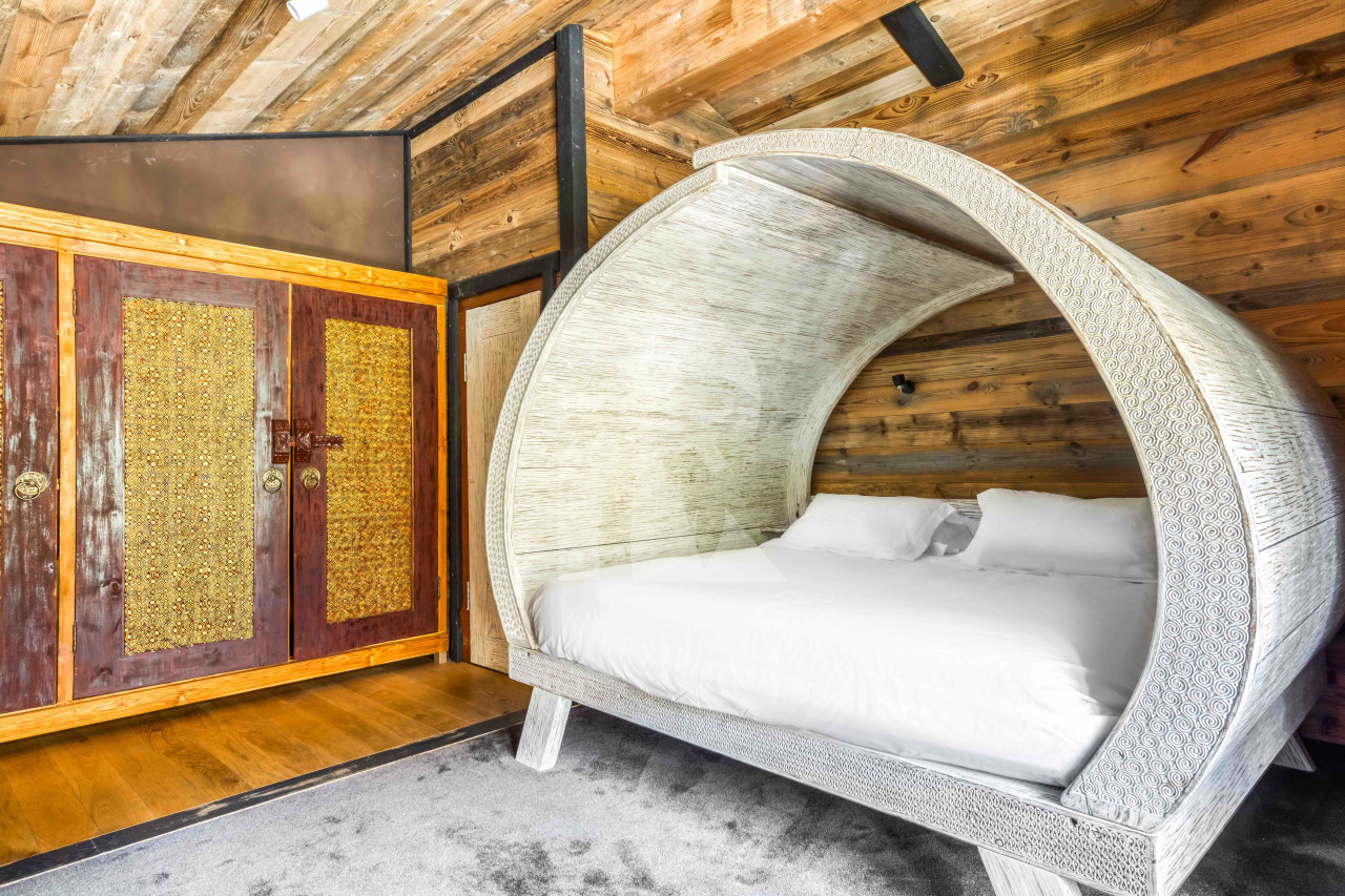 villa in Tignes : Rent this Indonesian decorated chalet walking distance to the lift in Tignes Brevieres - Photo 9